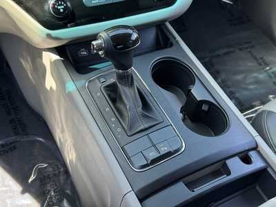 2016 Kia Sedona, $9990. Photo 8