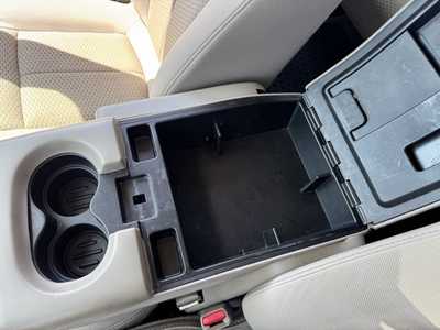 2010 Ford F150 Crew Cab, $10990. Photo 9
