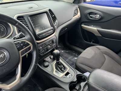 2017 Jeep Cherokee, $11598. Photo 7