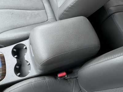 2012 Hyundai Santa Fe, $8490. Photo 10