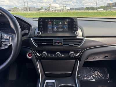 2018 Honda Accord, $17199. Photo 2