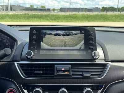 2018 Honda Accord, $17199. Photo 4
