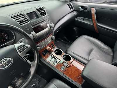 2011 Toyota Highlander, $11490. Photo 8