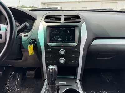 2014 Ford Explorer, $11991. Photo 2