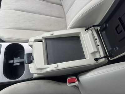 2013 Subaru Legacy, $6990. Photo 9