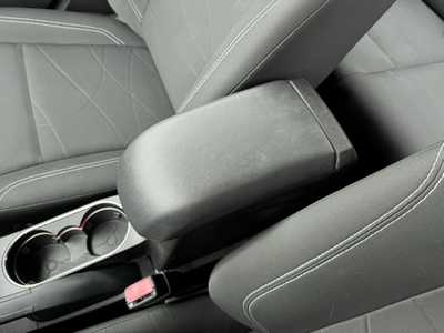 2015 Ford Fiesta, $8598. Photo 9