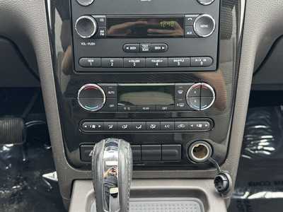 2008 Ford Taurus X, $4991. Photo 4