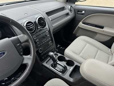 2008 Ford Taurus X, $4991. Photo 5
