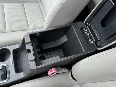 2008 Ford Taurus X, $4991. Photo 8