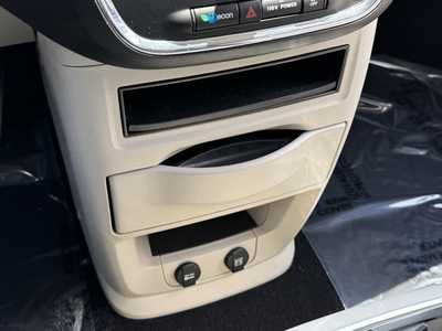 2011 Chrysler Town & Country, $8990. Photo 7