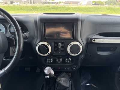 2012 Jeep Wrangler Unlimited, $14990. Photo 2