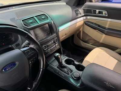 2016 Ford Explorer, $11999. Photo 8