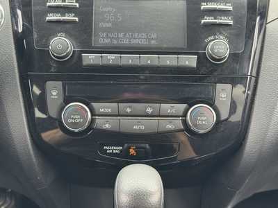 2014 Nissan Rogue, $6998. Photo 5
