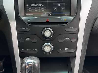 2015 Ford Explorer, $12499. Photo 5