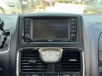 2012 Chrysler Town & Country, $4991. Photo 3