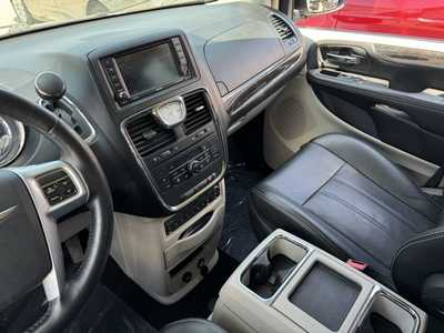 2012 Chrysler Town & Country, $4991. Photo 6