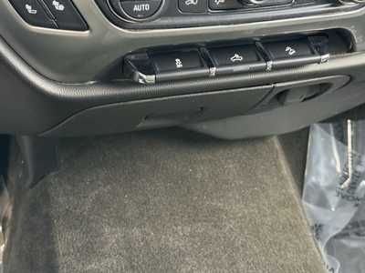 2017 Chevrolet 1500 Crew Cab, $13990. Photo 8