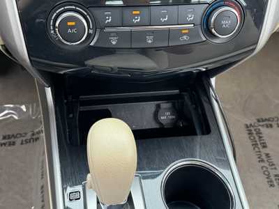 2014 Nissan Altima, $7000. Photo 5