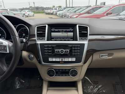 2015 Mercedes-Benz M-Class, $14800. Photo 2