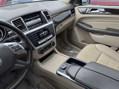 2015 Mercedes-Benz M-Class, $14800. Photo 8