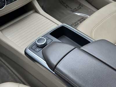 2015 Mercedes-Benz M-Class, $14800. Photo 9