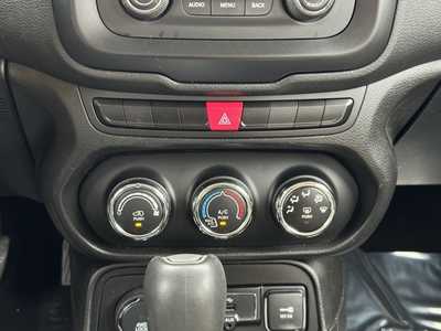 2015 Jeep Renegade, $10899. Photo 4