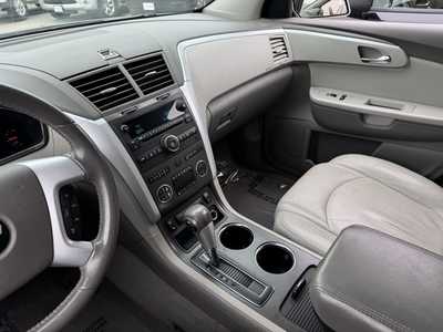 2010 Chevrolet Traverse, $5990. Photo 5