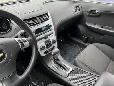 2010 Chevrolet Malibu, $6599. Photo 4