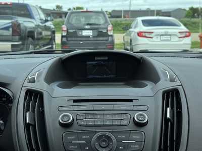 2017 Ford Escape, $10490. Photo 4