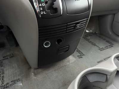 2006 Toyota Sienna, $2990. Photo 10