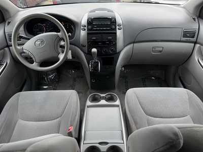 2006 Toyota Sienna, $2990. Photo 6
