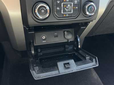 2014 Ford F150 Crew Cab, $11990. Photo 10