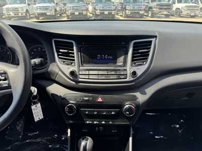 2016 Hyundai Tucson, $10990. Photo 2