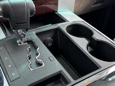 2009 Dodge 1500 Crew Cab, $9491. Photo 9