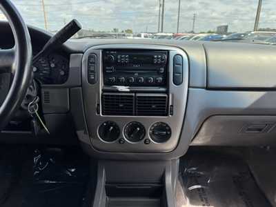 2004 Ford Explorer, $5500. Photo 2
