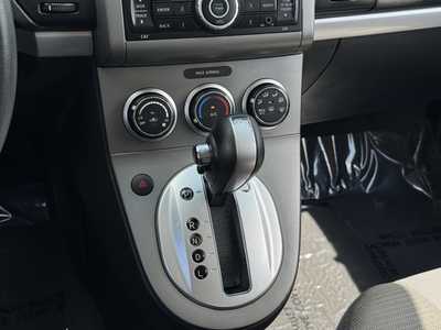 2010 Nissan Sentra, $3500. Photo 5