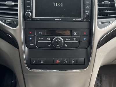 2012 Jeep Grand Cherokee, $8497. Photo 5