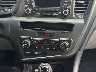 2012 Kia Optima, $6590. Photo 4