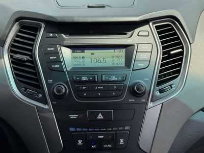 2015 Hyundai Santa Fe, $12990. Photo 3
