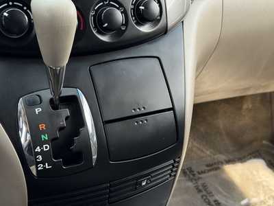 2006 Toyota Sienna, $2990. Photo 6
