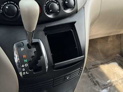 2006 Toyota Sienna, $2990. Photo 7