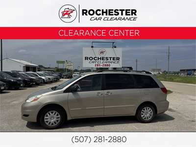 2006 Toyota Sienna, $2990. Photo 1