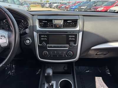 2017 Nissan Altima, $7299. Photo 2