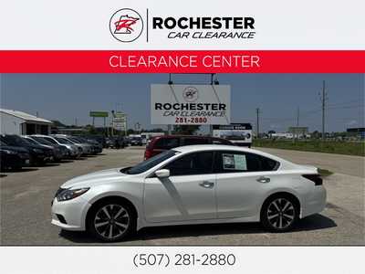 2017 Nissan Altima, $7299. Photo 1