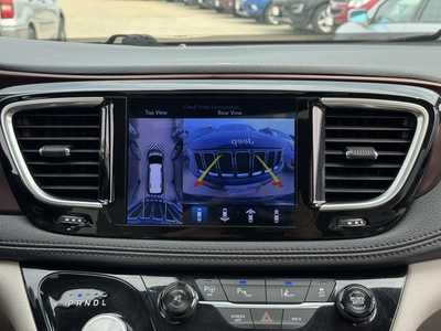 2017 Chrysler Pacifica, $11990. Photo 4