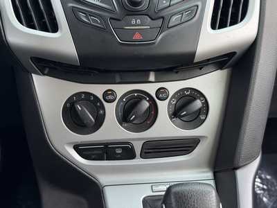 2014 Ford Focus, $6100. Photo 4