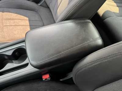 2015 Chrysler 200, $6590. Photo 6