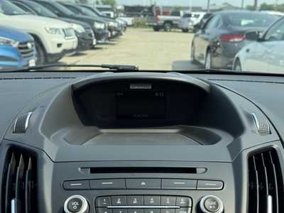2017 Ford Escape, $9998. Photo 3