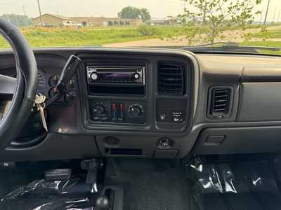 2006 Chevrolet 2500 Reg Cab, $14990. Photo 2