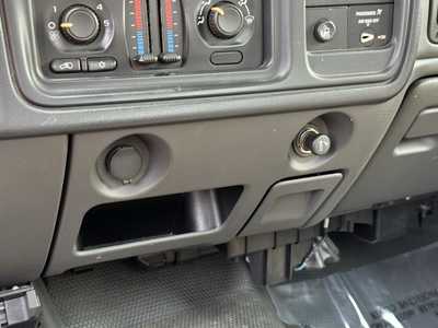 2006 Chevrolet 2500 Reg Cab, $14990. Photo 5